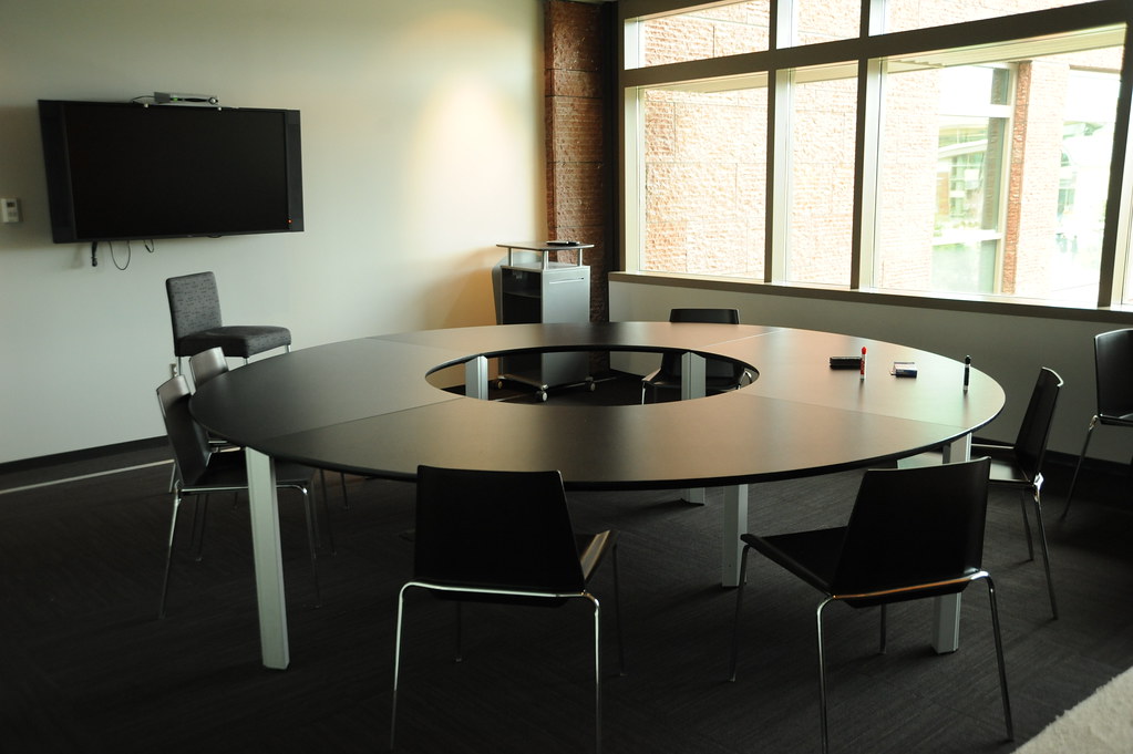 Recevoir un client quand on n&rsquo;a pas de bureau : les options qui tiennent la route